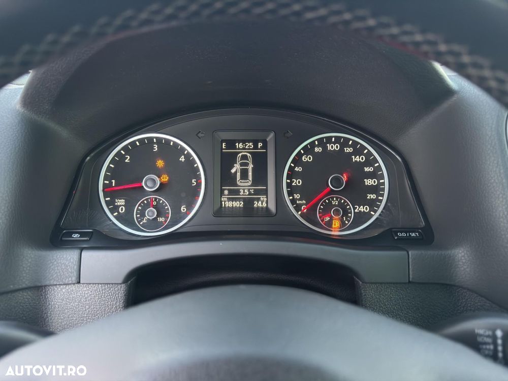 Volkswagen Tiguan - 10