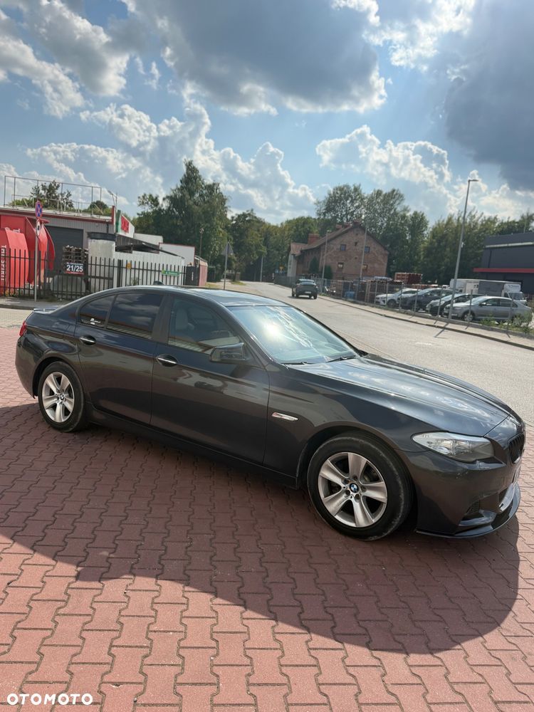 BMW Seria 5 528i Touring - 23