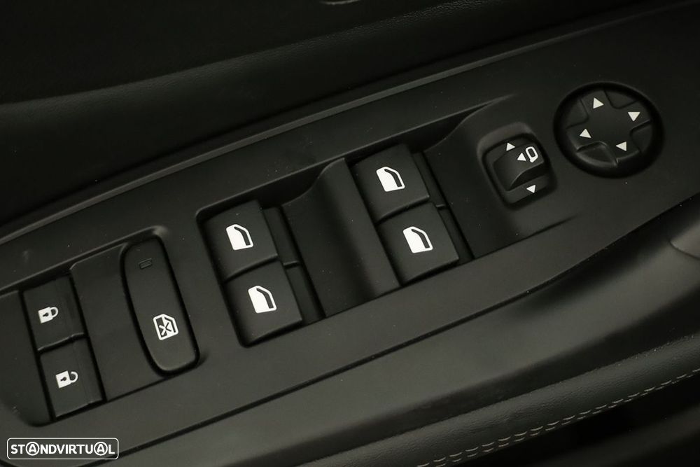 Peugeot 308 1.6 Hybrid Allure Pack e-EAT8 - 19