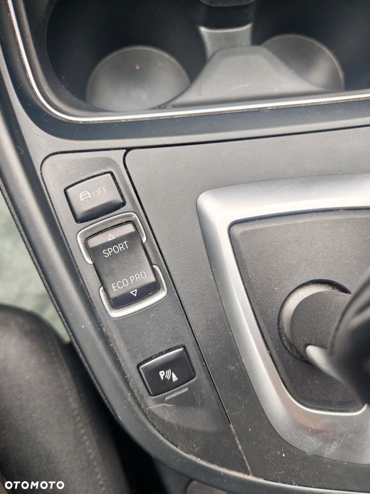 BMW Seria 3 318d - 15
