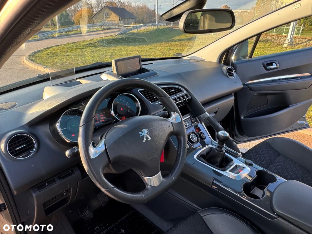 Peugeot 3008 HDi 115 Allure - 2