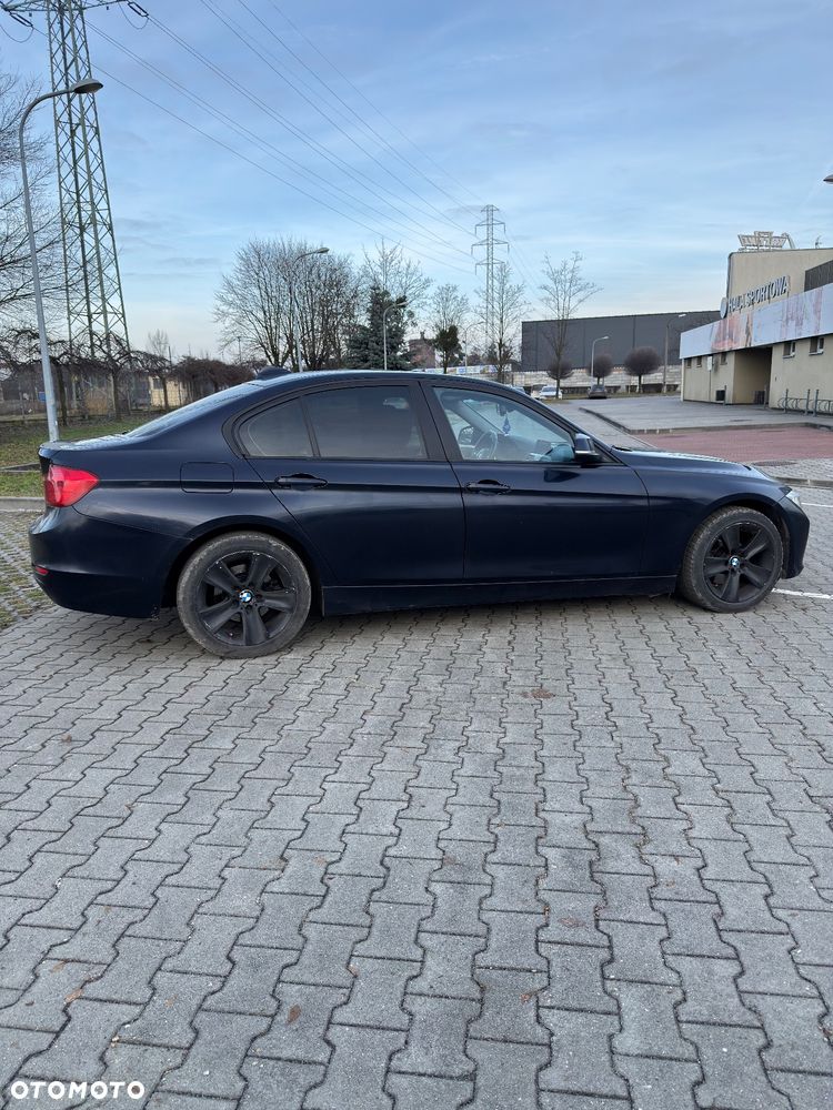 BMW Seria 3 328i - 4