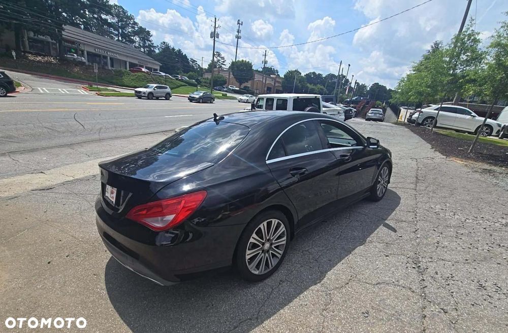 Mercedes-Benz CLA 250 4Matic 7G-DCT - 3