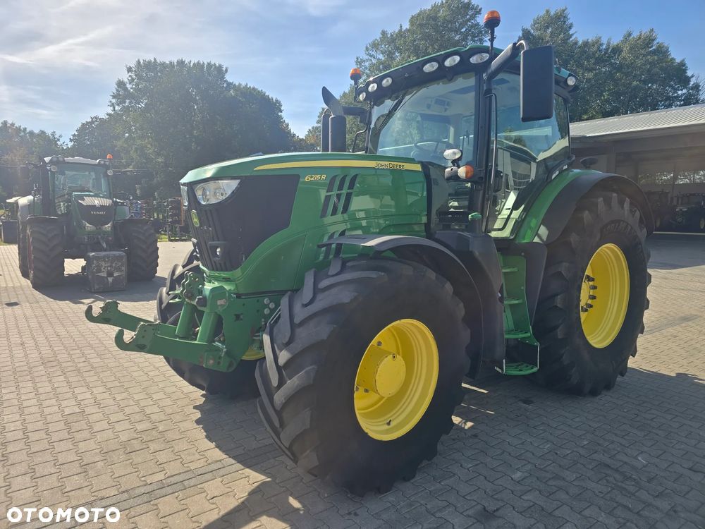 John Deere 6215R