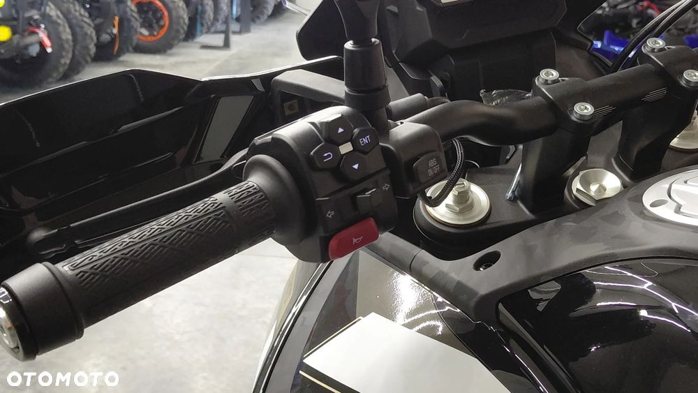 CFMoto MT - 8