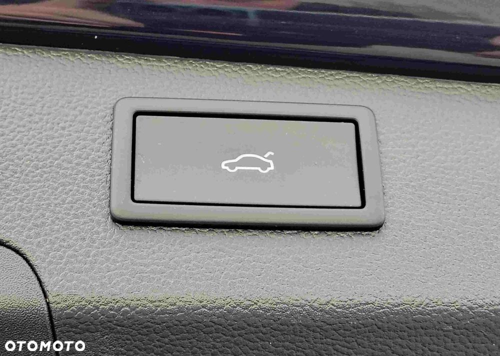 Volkswagen Passat - 36