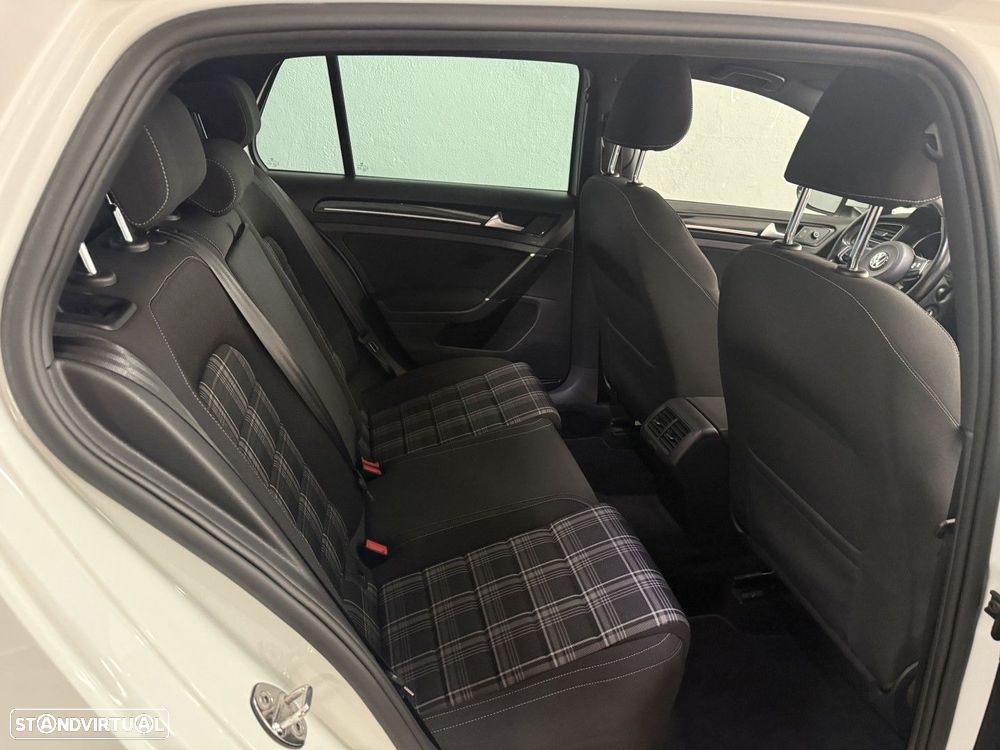 VW Golf 2.0 TDI GTD - 9