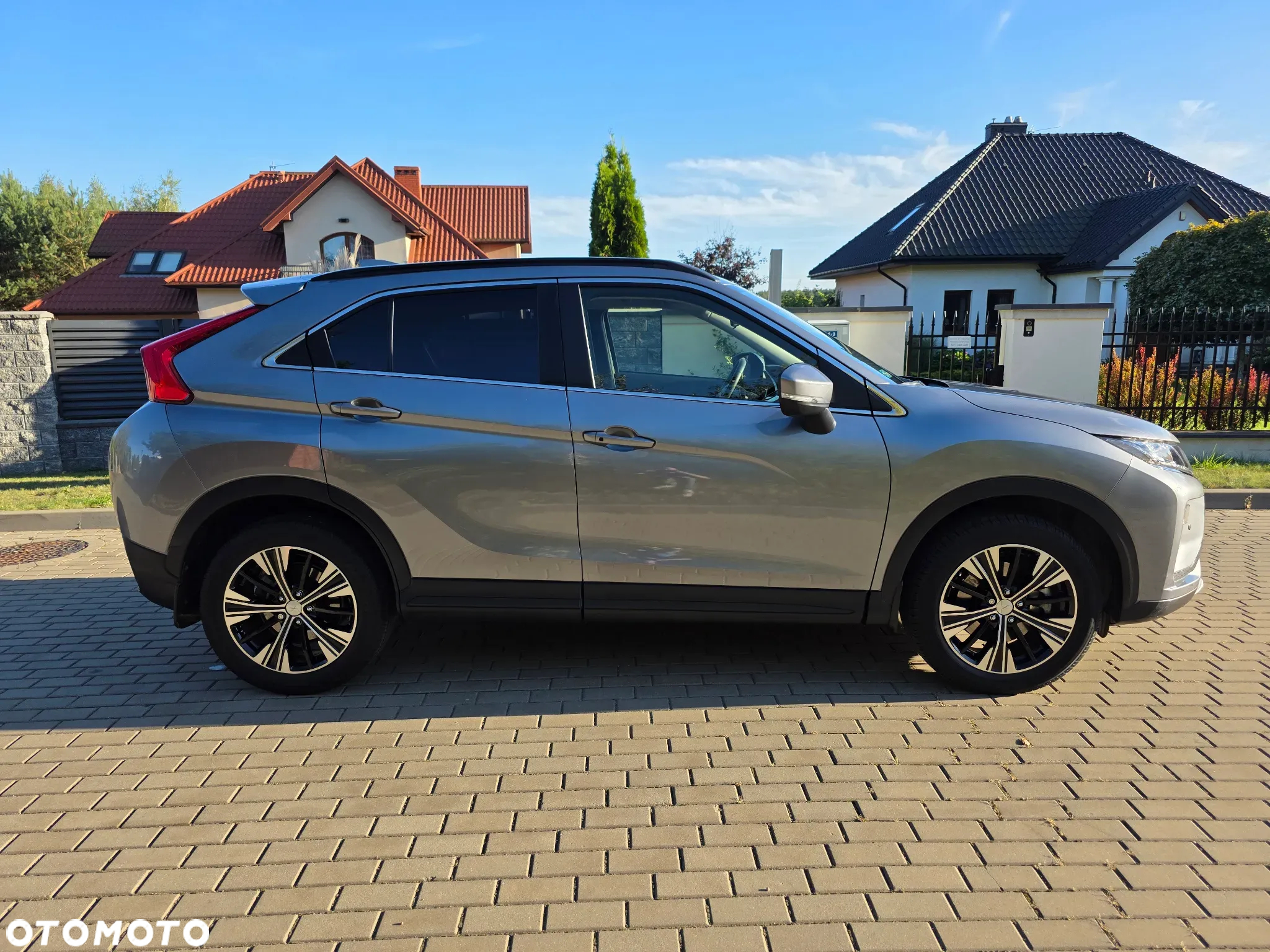Mitsubishi Eclipse Cross - 16