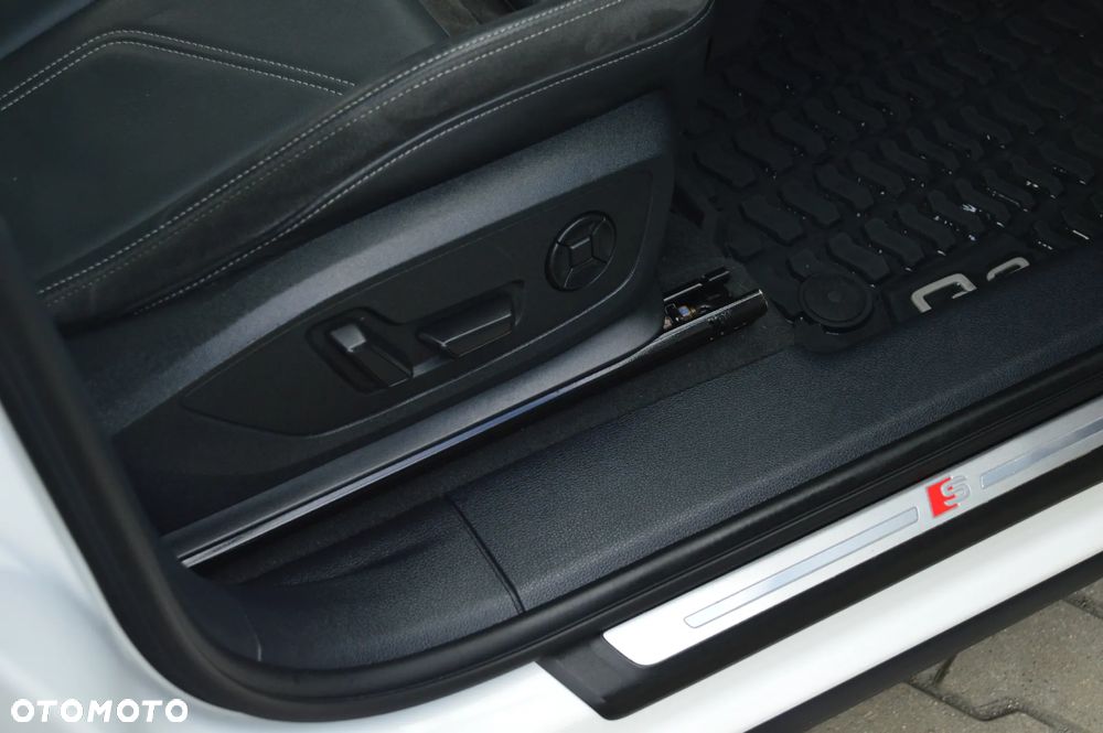 Audi Q3 45 TFSI quattro S tronic S line - 29