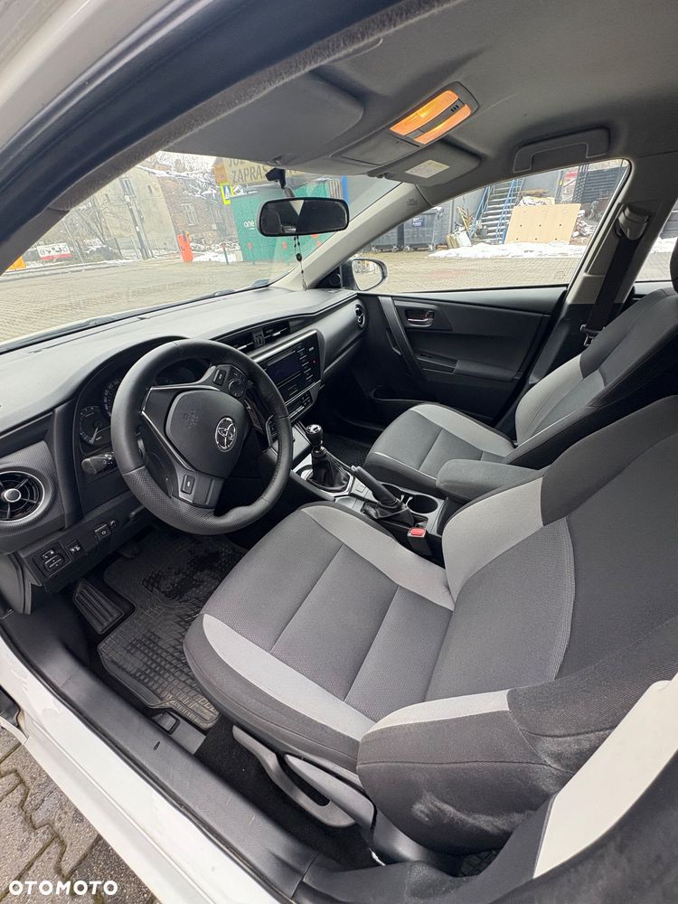 Toyota Auris - 8