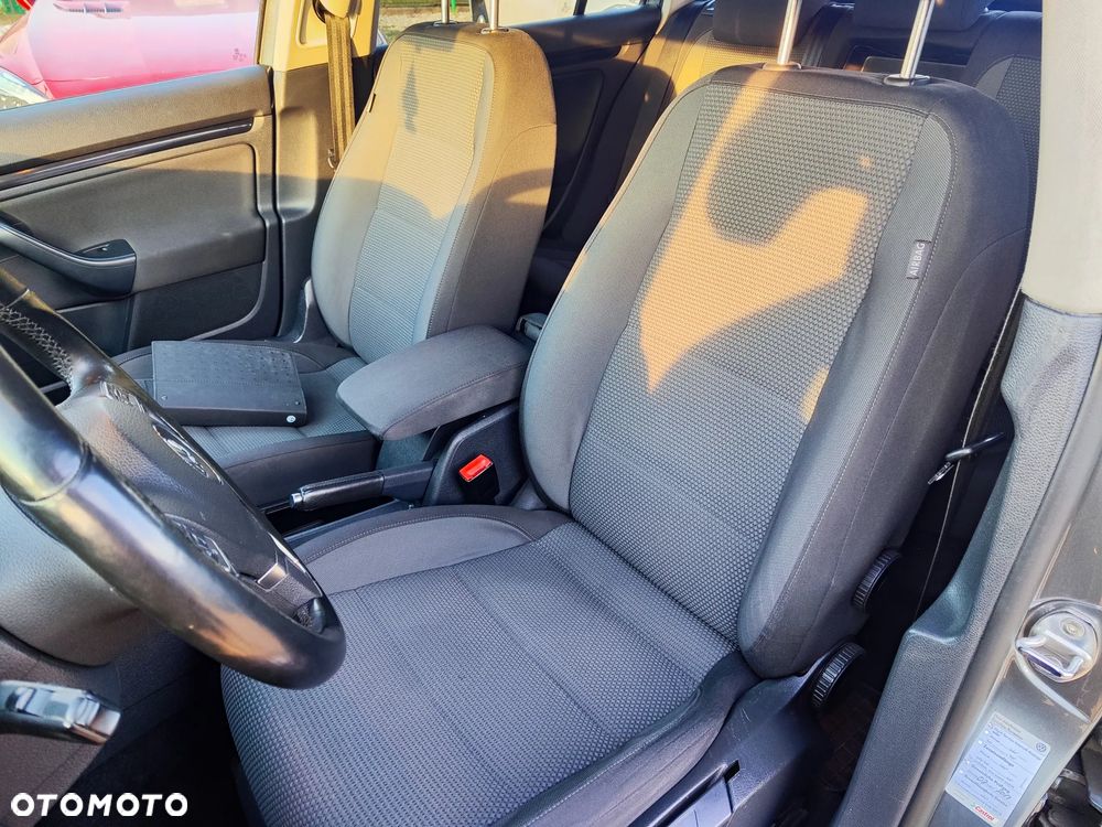 Volkswagen Golf - 16