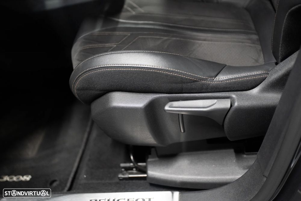 Peugeot 3008 1.5 BlueHDi GT Line EAT8 - 42