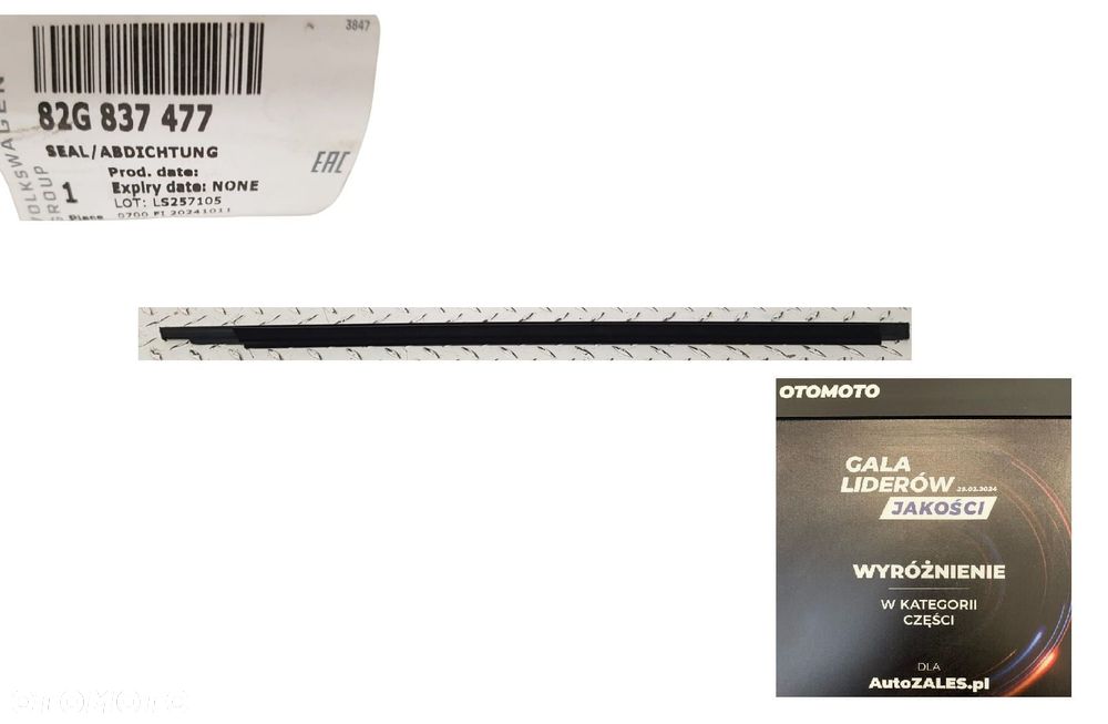 ORYGINALNA FABRYCZNIE NOWA LISTWA ZGARNIAJĄCA DRZWI LEWA PRZEDNIA AUDI A1 II 2 82A 82G837477 - 1