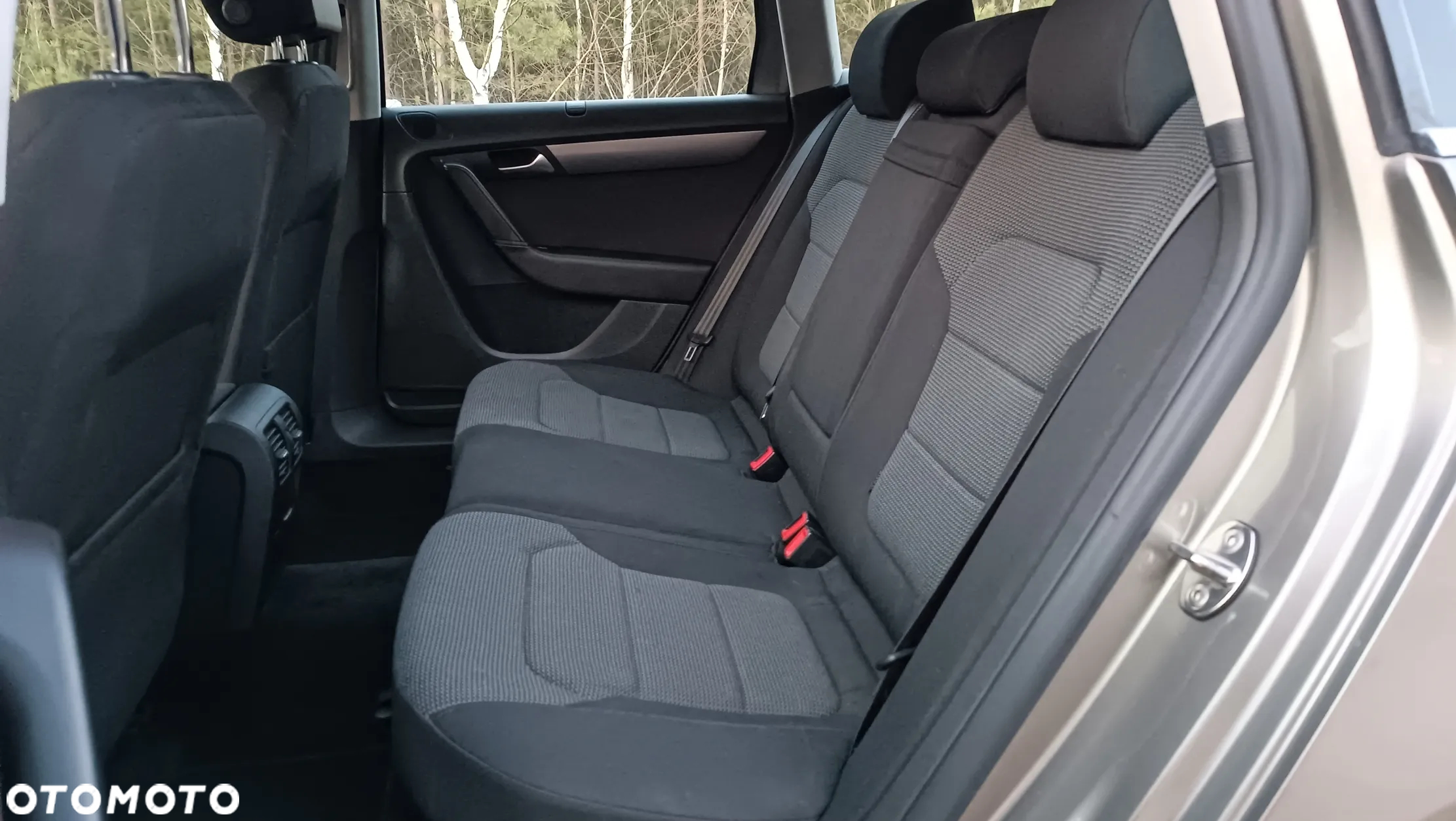 Volkswagen Passat 2.0 TDI Comfortline - 12