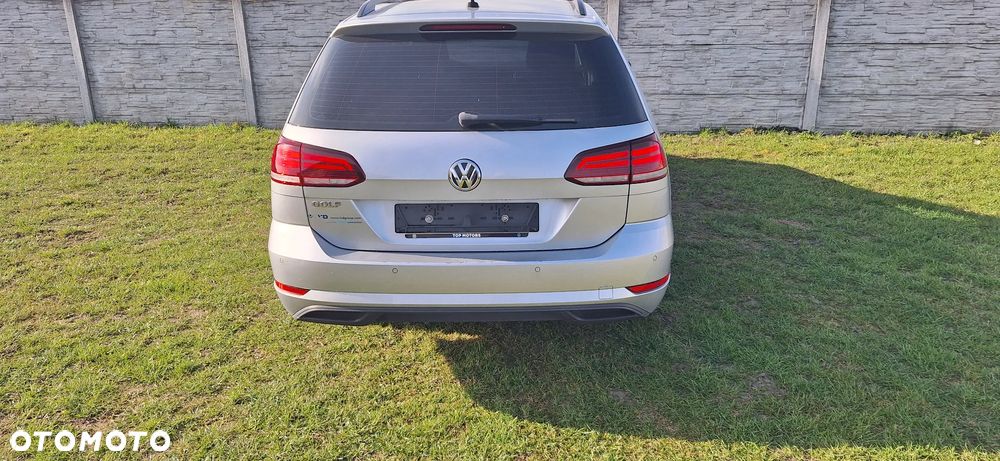 Volkswagen Golf - 6