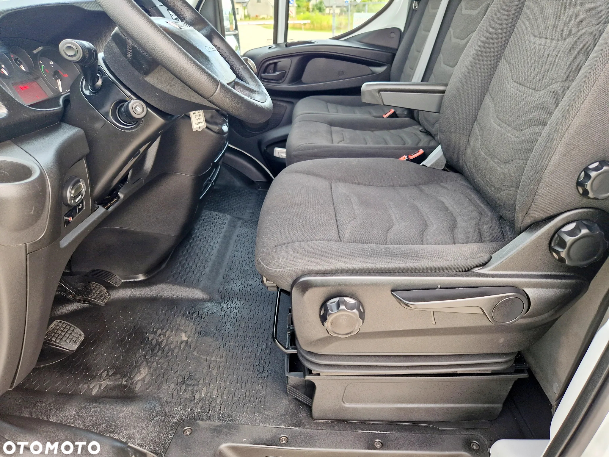 Iveco IVECO 35S15 2.3 HPI 150 KONNY KONTENER 4.3 M WINDA KLIMA WEBASTO GWARANCJA - 10
