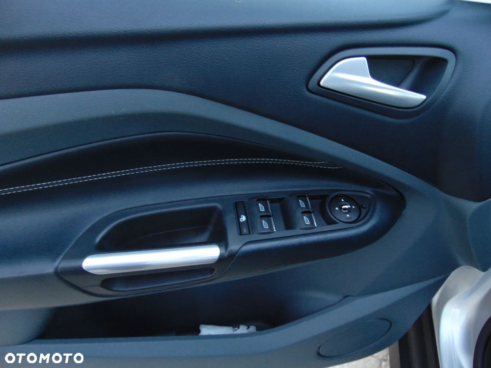 Ford C-MAX 1.6 TDCi Start-Stop-System Titanium - 24