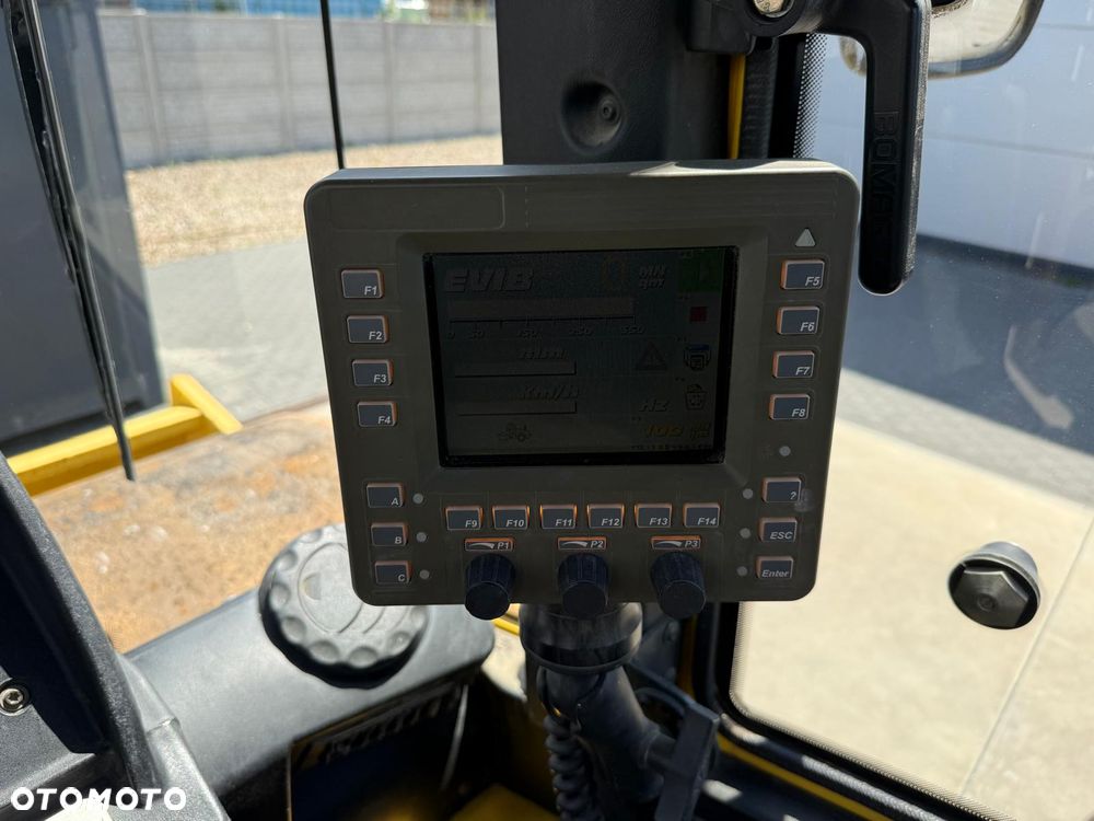 Bomag BW 213 DH-4 - 13