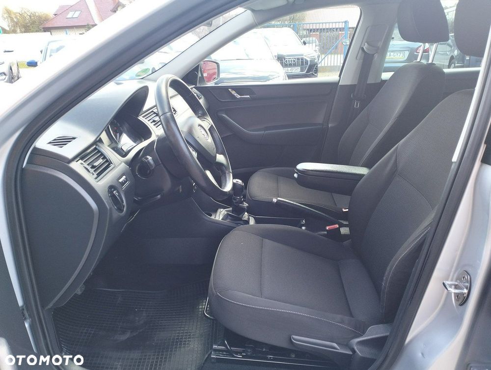 Skoda RAPID - 7