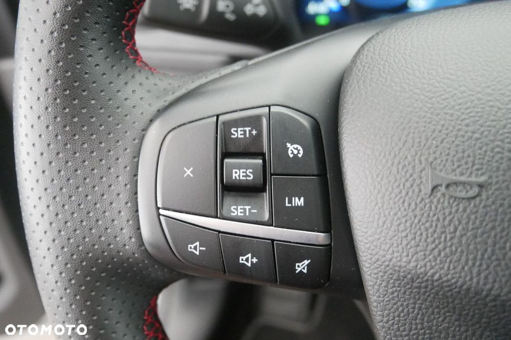 Ford Kuga - 27