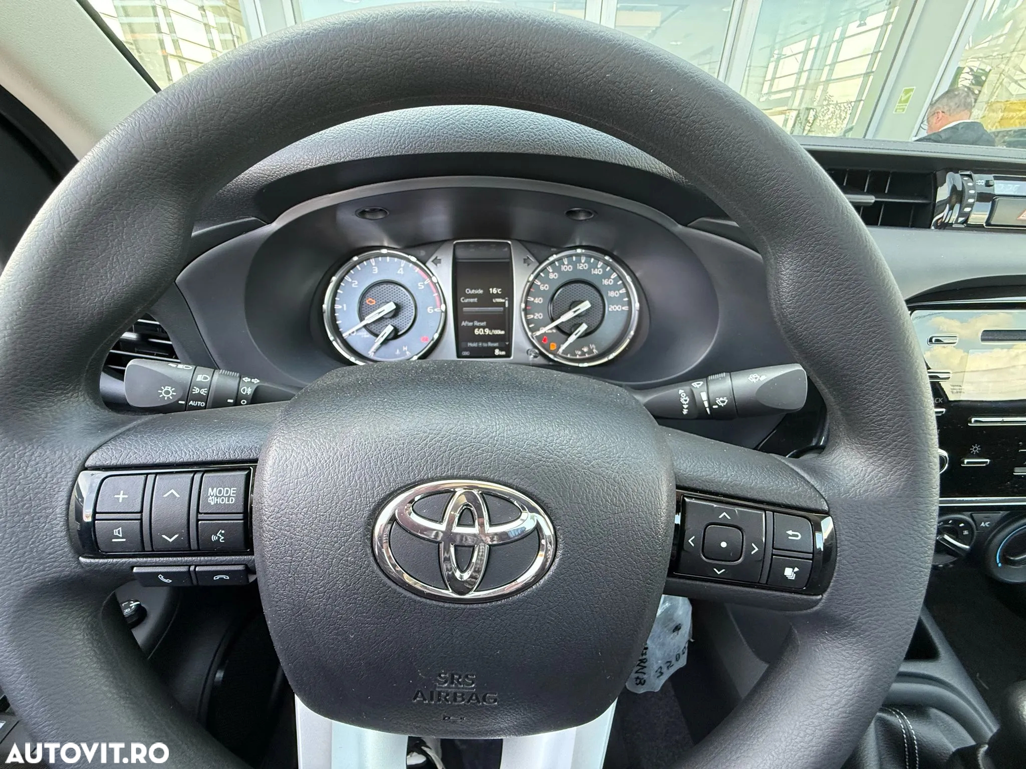 Toyota Hilux - 8
