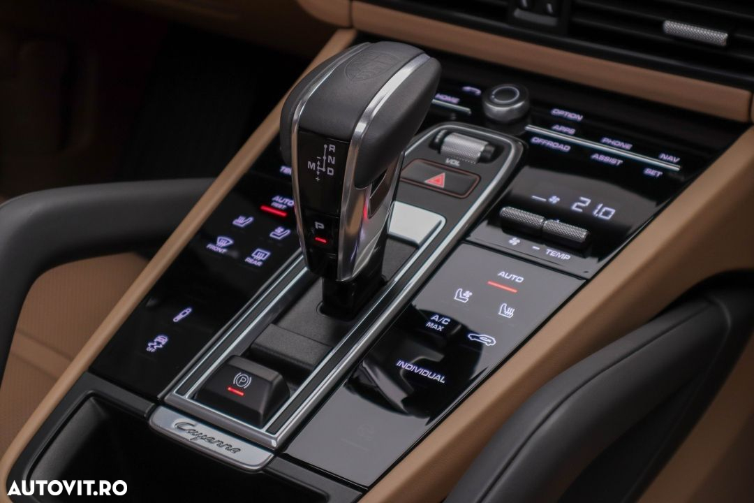 Porsche Cayenne E-Hybrid Tiptronic S Platinum Edition - 31