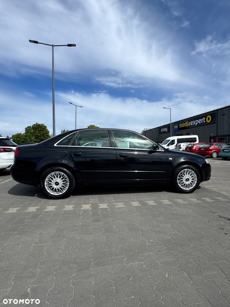 Audi A4 Limousine - 10