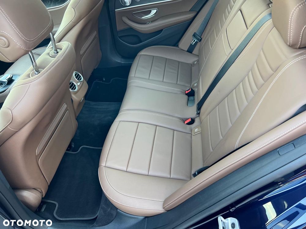 Mercedes-Benz Klasa E 400 d 4Matic T All-Terrain 9G-TRONIC Exclusive - 16