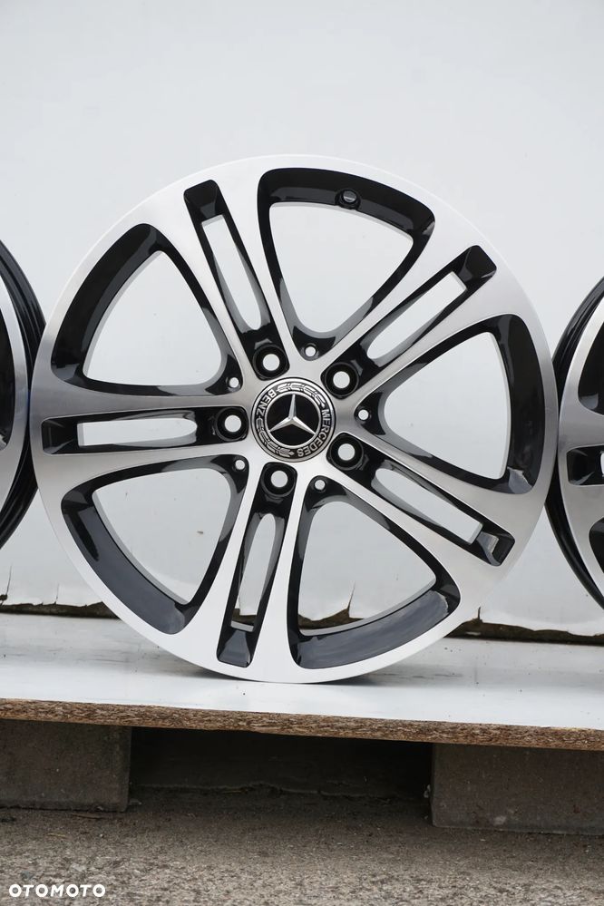 Mercedes 5x112 17 6,5J et44 W177 stan bdb - 5