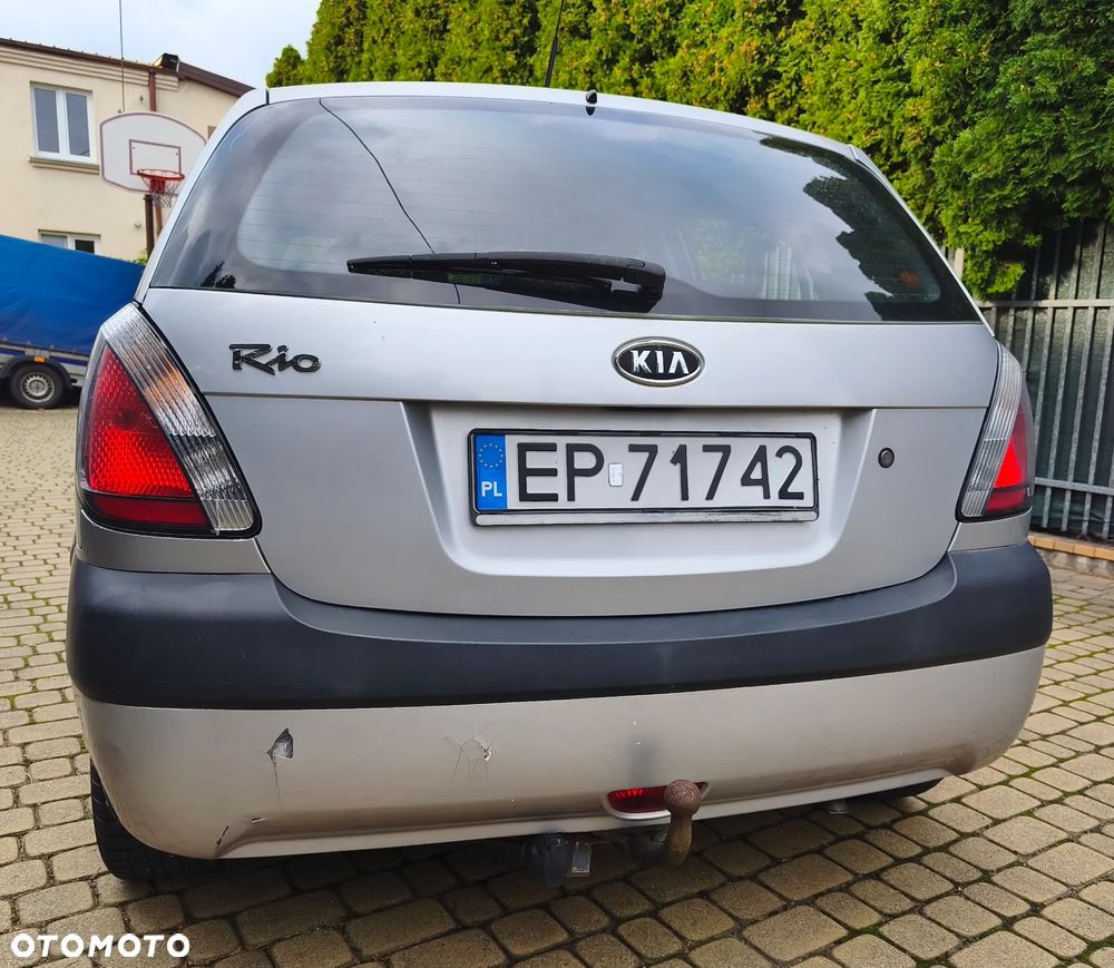 Kia Rio - 5