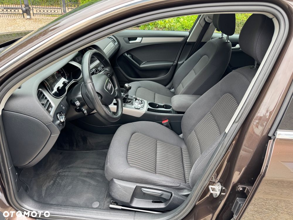 Audi A4 Avant 2.0 TDI DPF clean diesel quattro Ambiente - 11