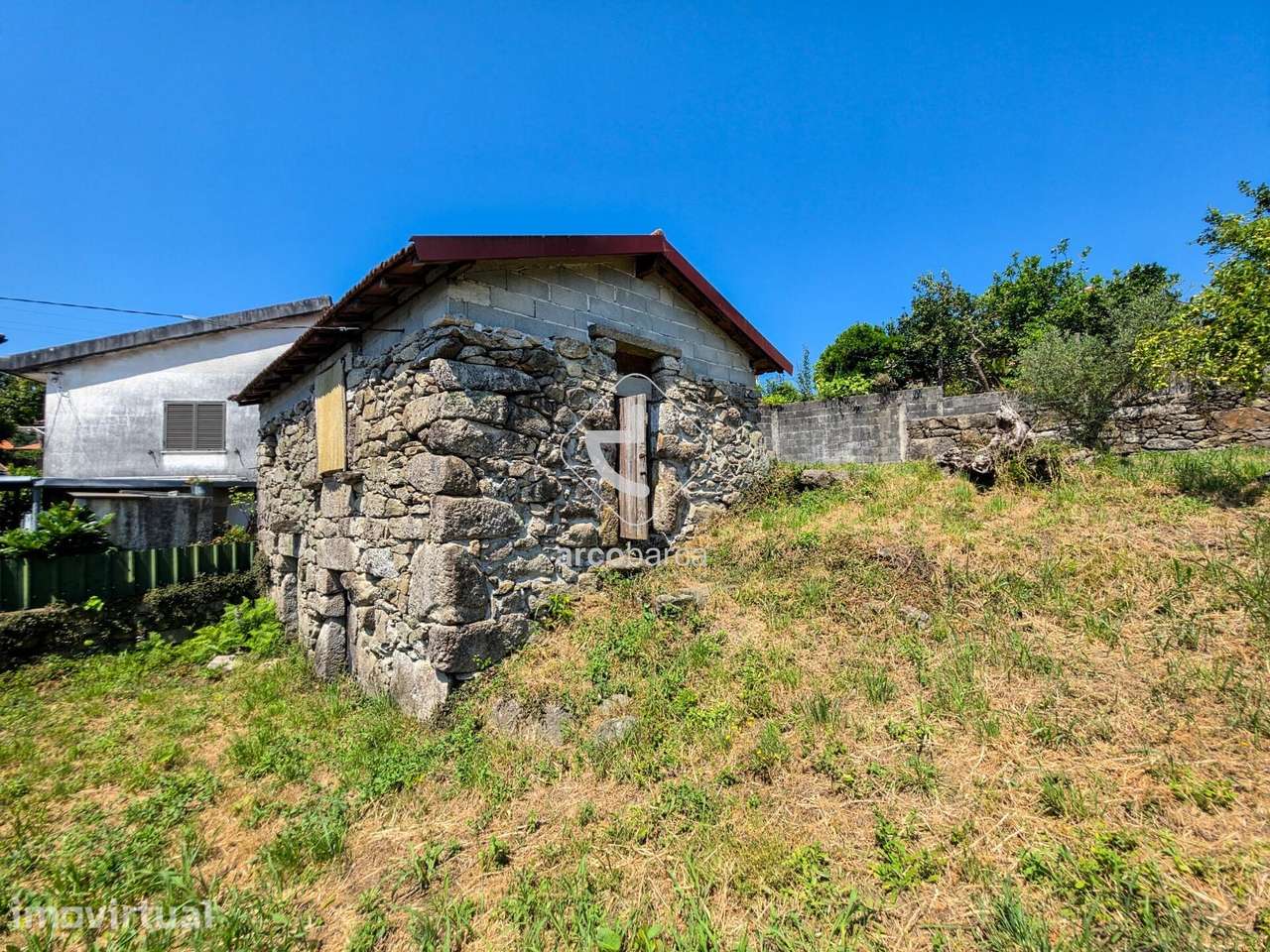 Moradia em Pedra com Terreno de 1000m2 em Eiras, Arcos de Valdevez - Grande imagem: 2/23
