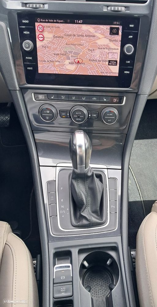 Volkswagen Golf Variant 1.6 TDi Confortline DSG — fotografia 6