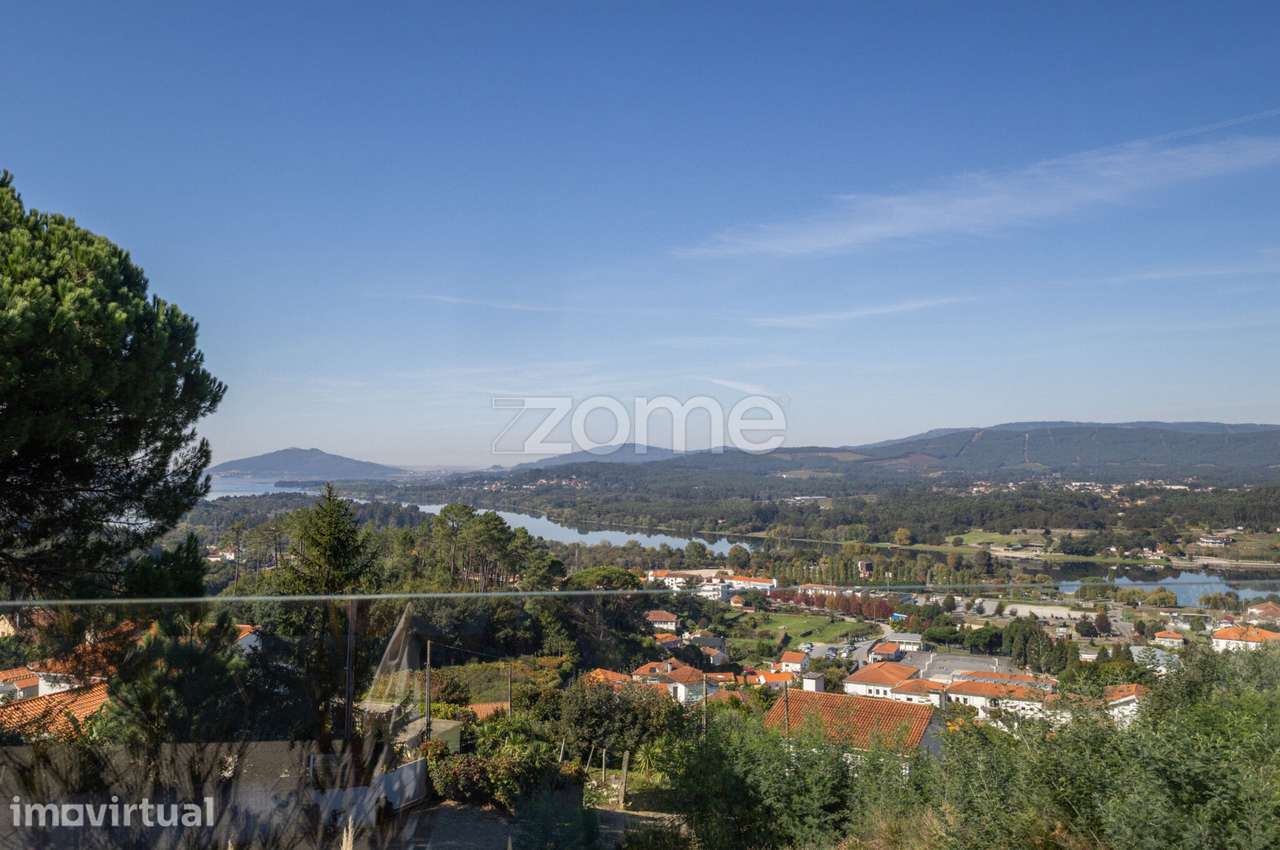 Terreno para moradia térrea com piscina em Vila Nova de Cerveira - Grande imagem: 4/18