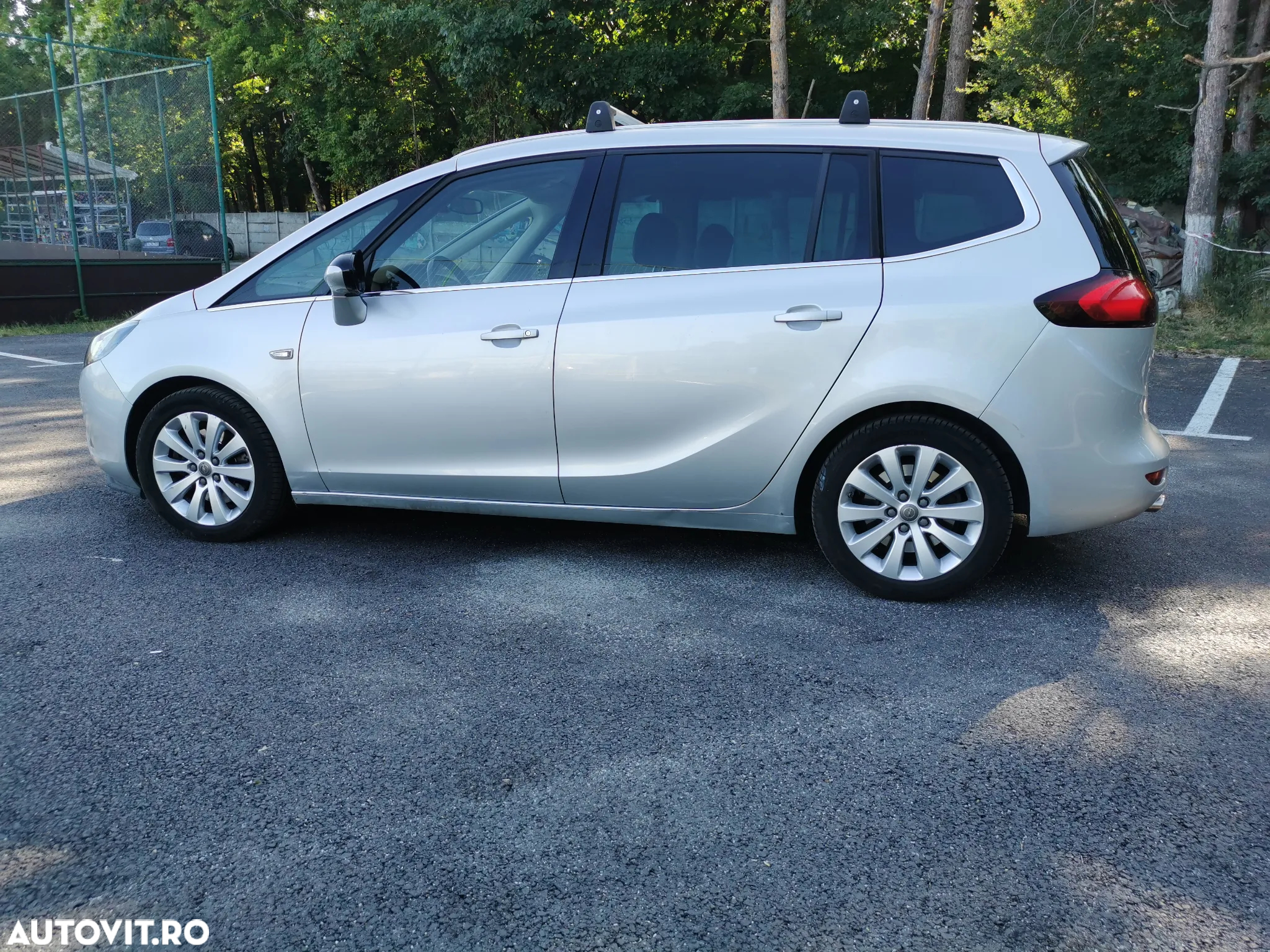 Opel Zafira Tourer 2.0 CDTI ECOTEC Start/Stop Edition - 2