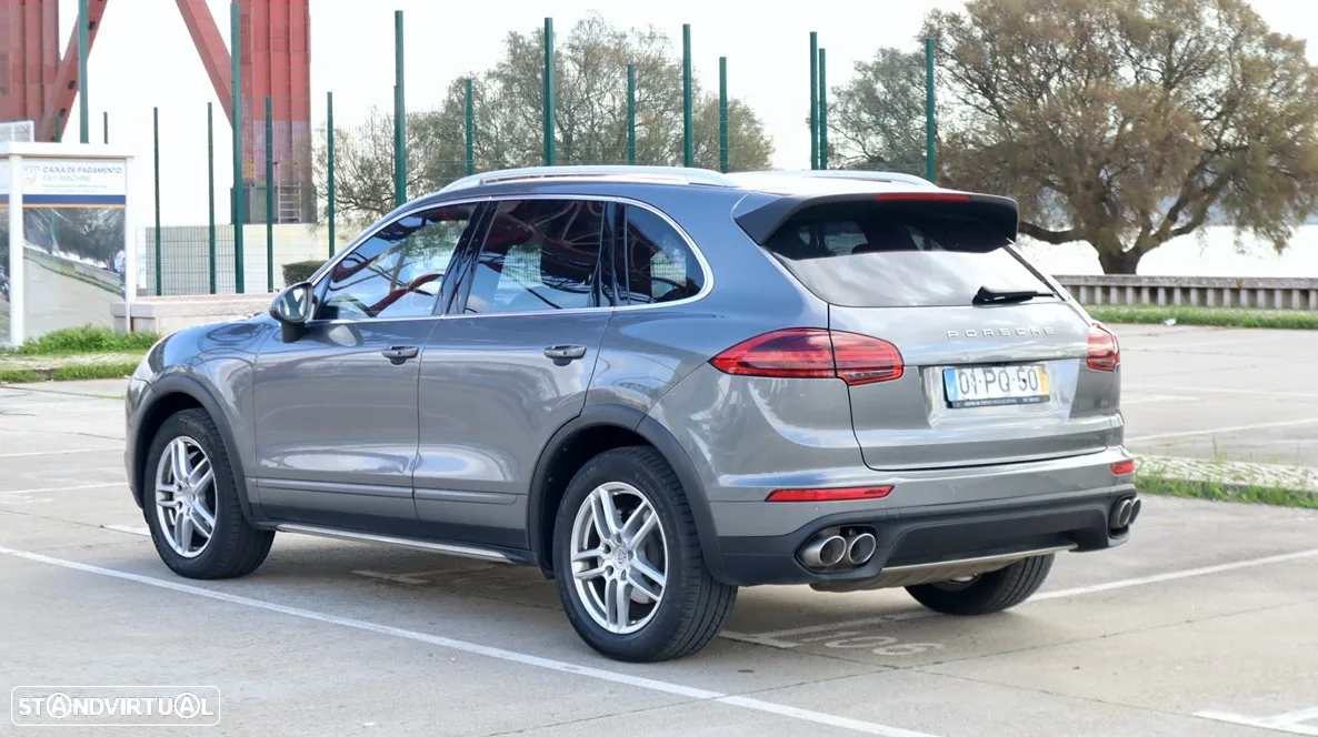 Porsche Cayenne S - 9