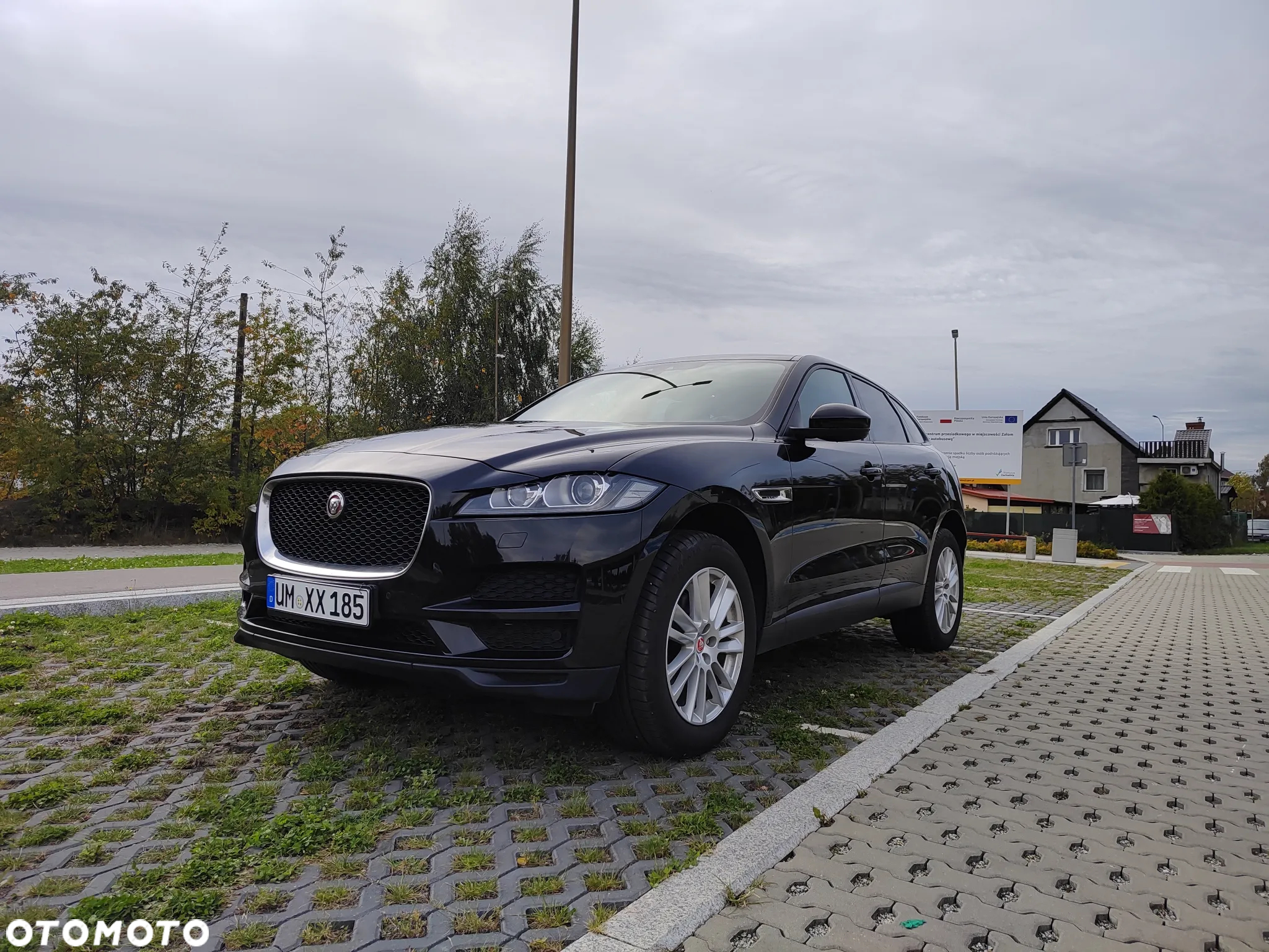 Jaguar F-Pace 2.0 i4D AWD Pure - 3