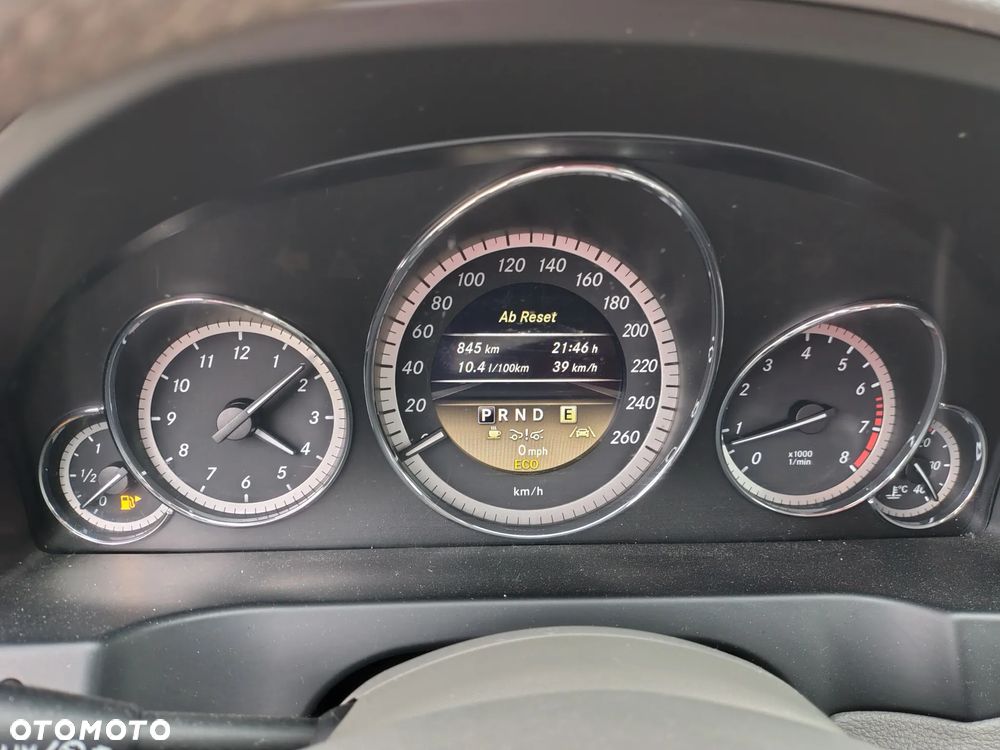 Mercedes-Benz Klasa E 250 CGI Coupe BlueEFFICIENCY Automatik Avantgarde - 22