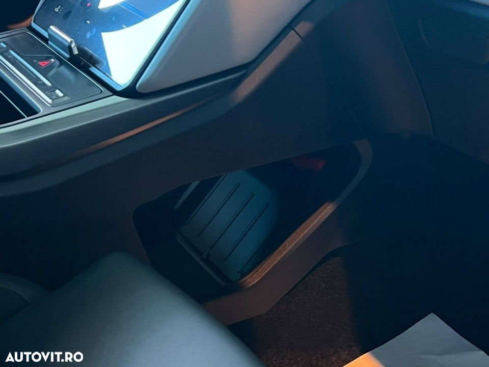 Ford Explorer RWD 52 kWh Standard Range Style - 34
