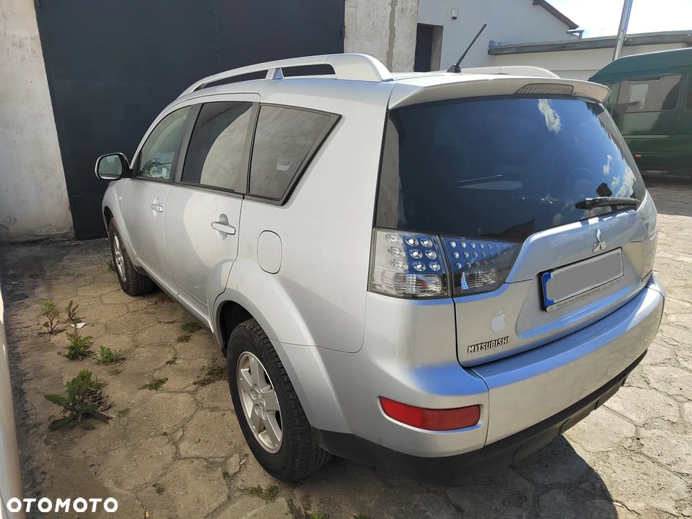 Mitsubishi Outlander 2.4 Invite 2WD - 5