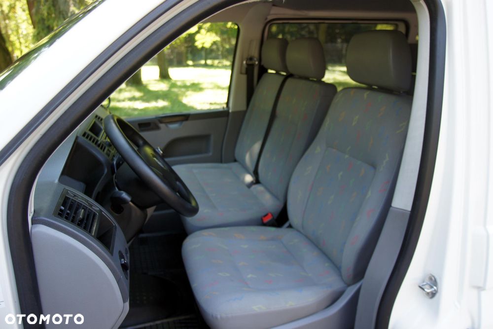 Volkswagen Transporter Caravelle Lang Trendline - 26