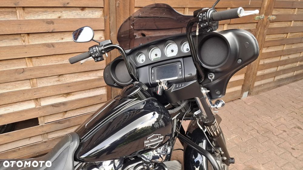 Harley-Davidson Touring Street Glide - 12