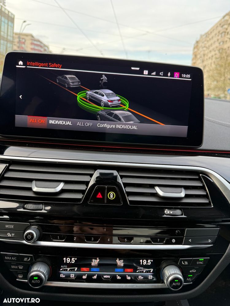 BMW Seria 5 520d Aut. Luxury Line - 22