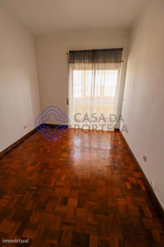 Apartamento T3 no 2º andar com 2 WC, Varanda fechada, perto escolas, a - Grande imagem: 2/38