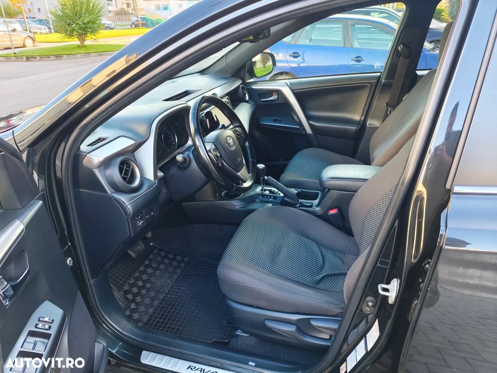 Toyota RAV4 - 7