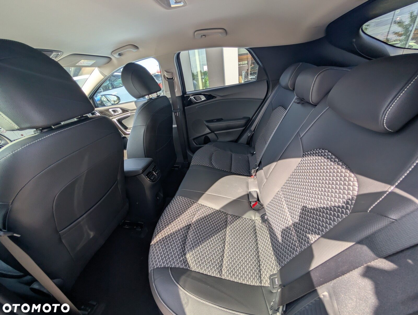 Kia XCeed - 12