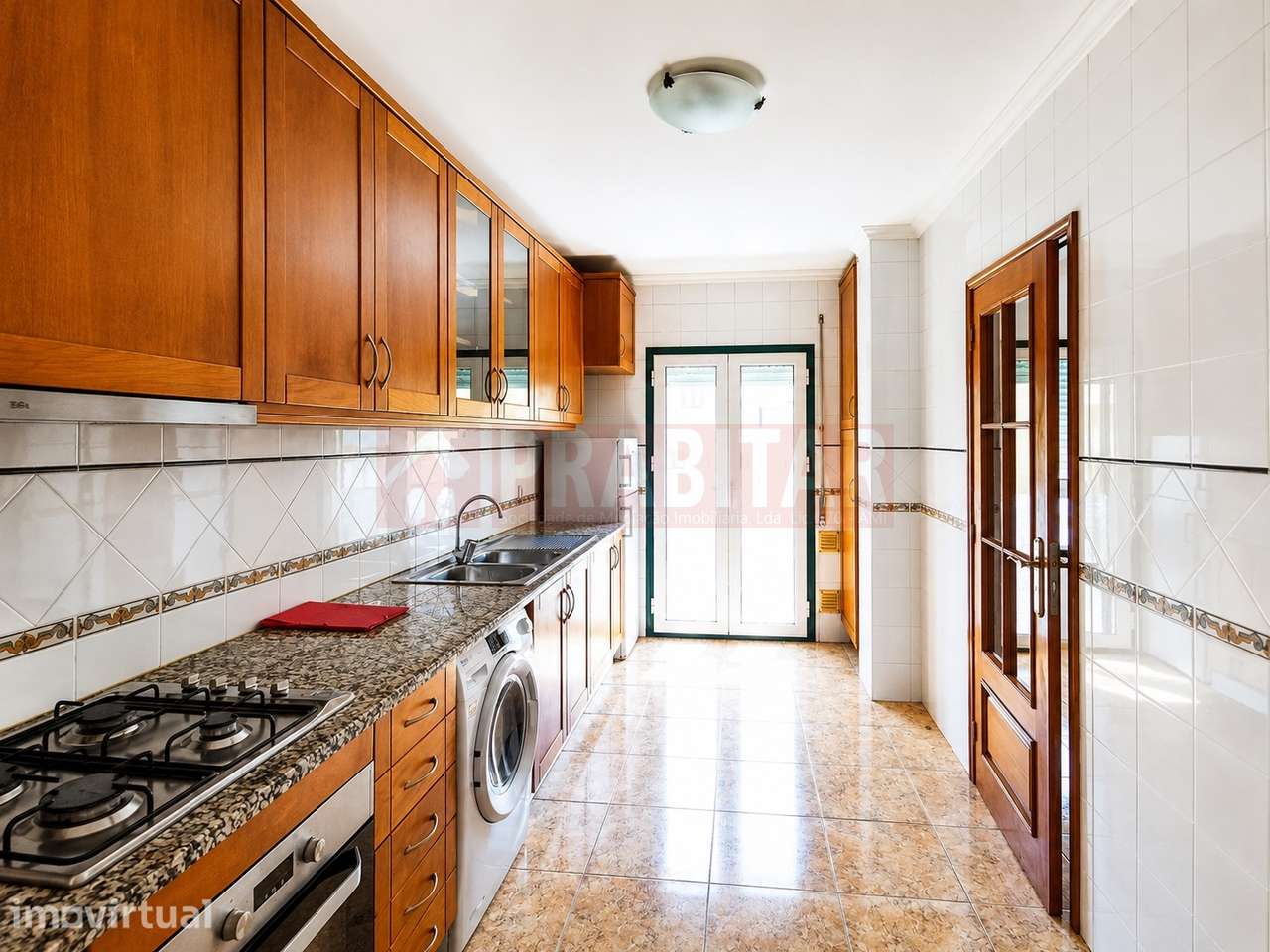 APARTAMENTO T2 COM GARAGEM NO LORETO - Grande imagem: 4/11