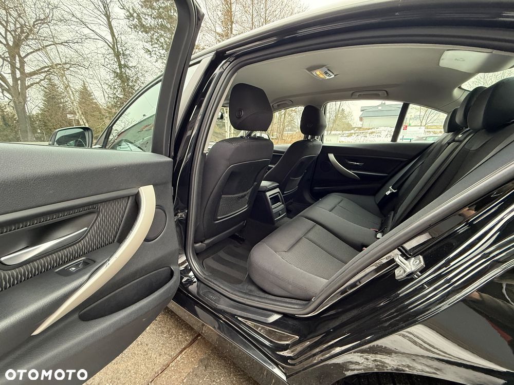 BMW Seria 3 316d - 17