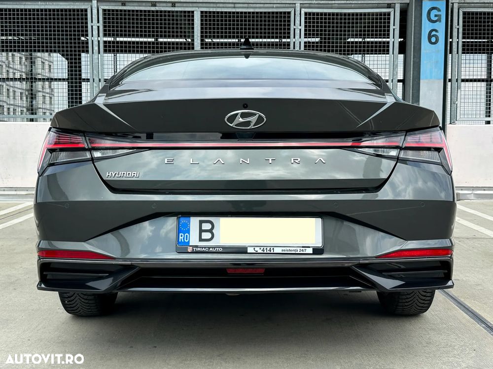 Hyundai Elantra 1.6 l 123 CP 6MT Highway - 5