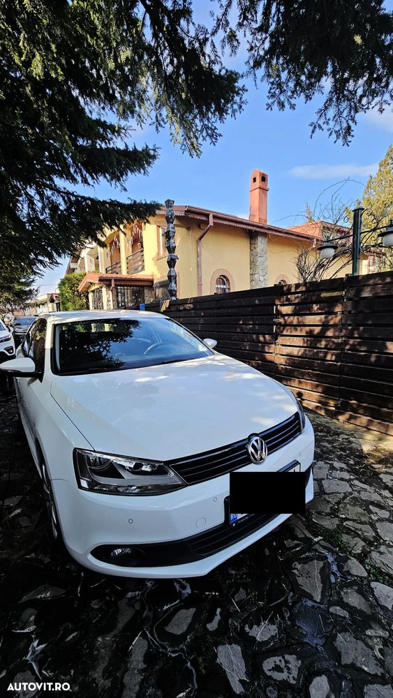 Volkswagen Jetta 1.2 TSI Trendline - 2